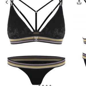 Velvet bra and panty set from zaful